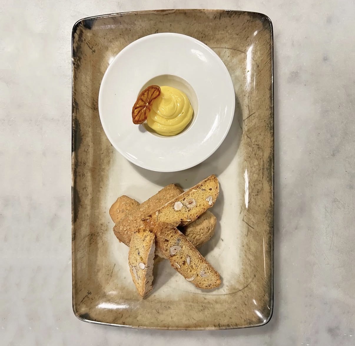 Tozzetti e Biscotti vegani con crema Pasticcera